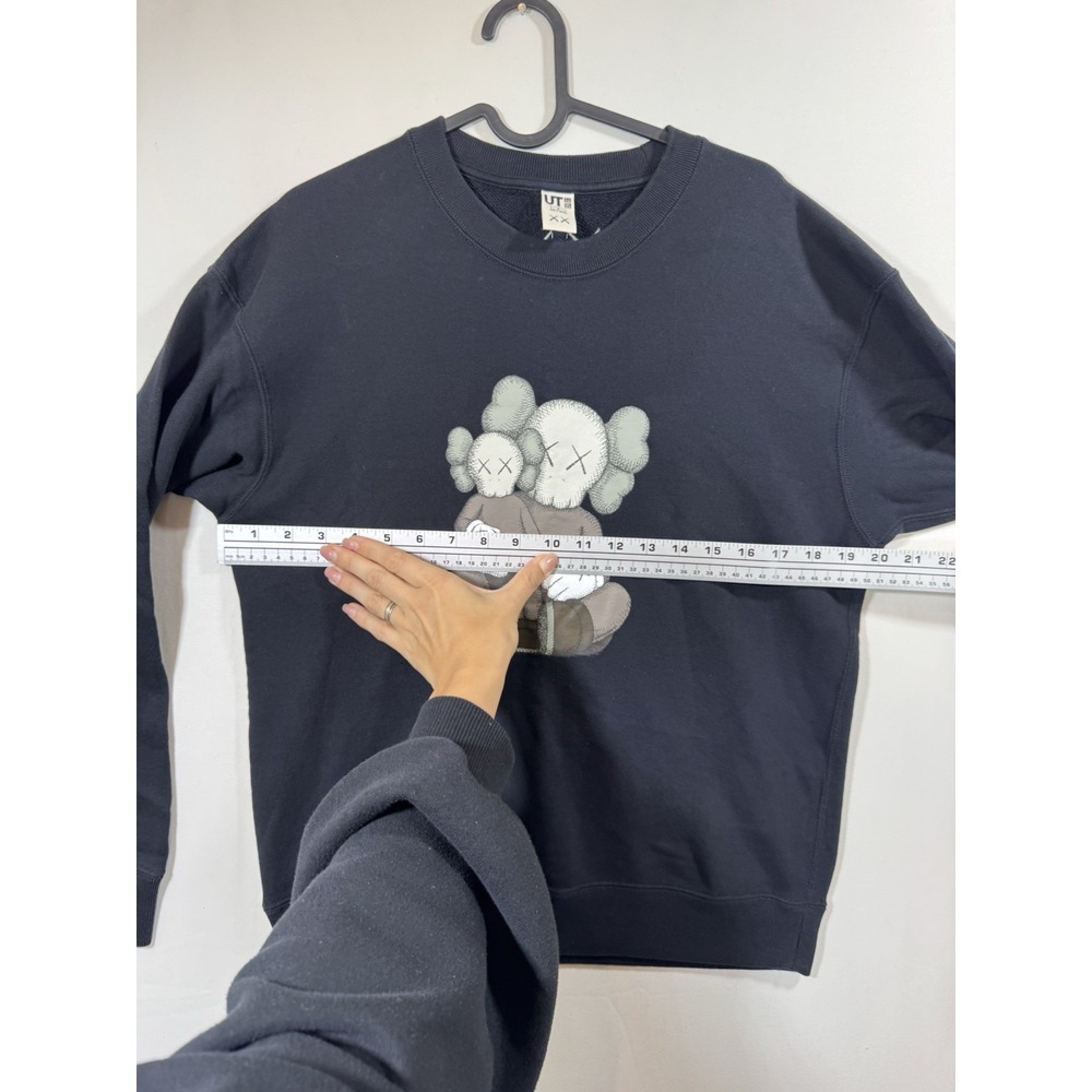 Uniqlo UT KAWS XX Sweatshirt Black Crew Neck Pullover Sweater Mens S Unisex - Picture 9 of 11